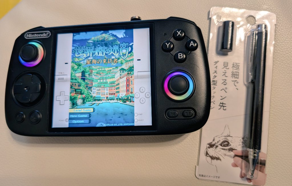 sou1042tzk's tweet photo. 100均にてタッチペン購入😊極細って所だけ見て買ってみたらイメージと違い先に謎の透明の○板が😅(笑)使用してみると意外と使いやすい😳
○板はいるのかは疑問ですがとりあえずこのまま使ってみます👍️
#RGcube #タッチペン https://t.co/SBpVkH6ySo