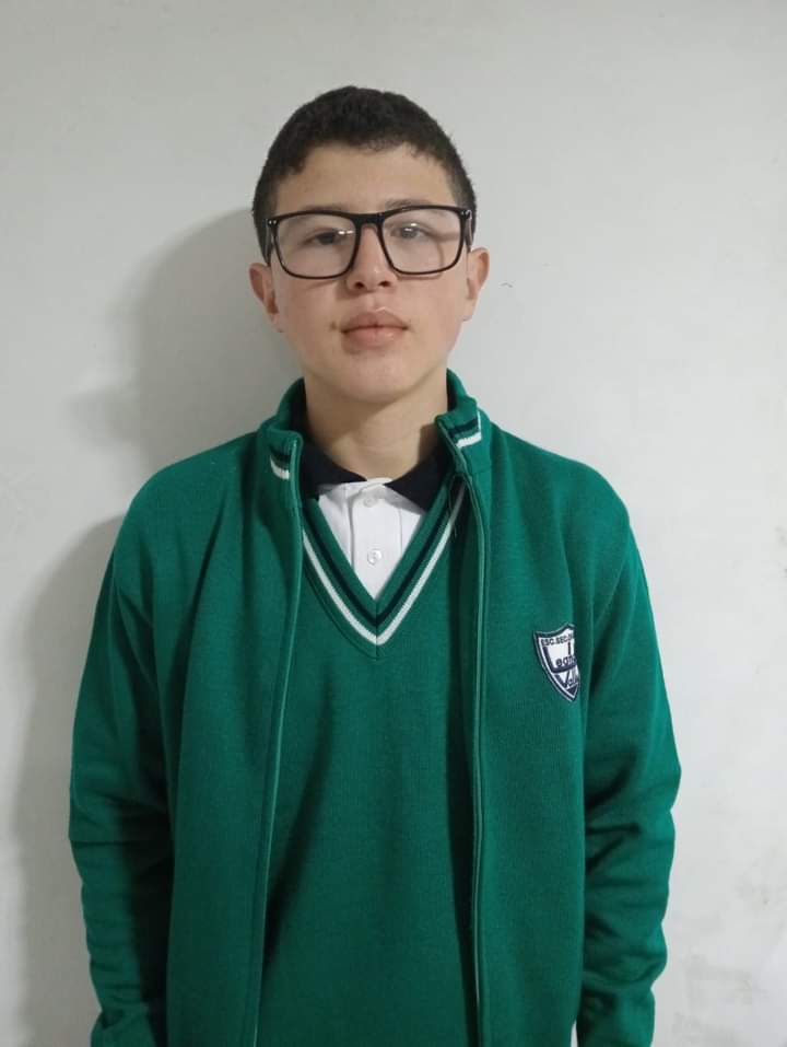 📢 alerta! RT

Estatura: 1.74 m
Ropa: Lleva una chamarra verde clara y pantalón de mezclilla azul
Rasgo distintivo: Tiene un lunar cerca del labio superior izquierdo
Si alguien cuenta con información que pueda ayudar a su localización, por favor comuníquese al 5565135159