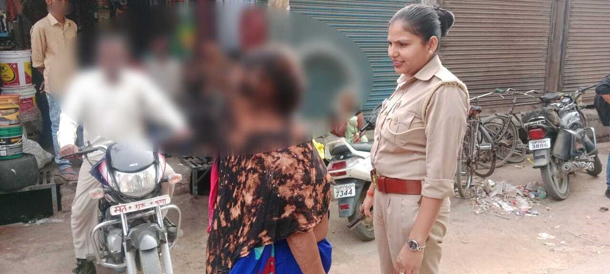 mediaCellfgh's tweet photo. पुलिस अधीक्षक जनपद फतेहगढ के निर्देशन में थाना कायमगंज महिला सुरक्षा विशेष दल द्वारा महिलाओं व बालिकाओं को हेल्पलाइन नंबर 1098/181/112/1090/1076 व महिला सम्बन्धी अपराधों के प्रति जागरुक किया गया। #MissionShakti #MissionShaktiUP https://t.co/fZvdoGD0Gk