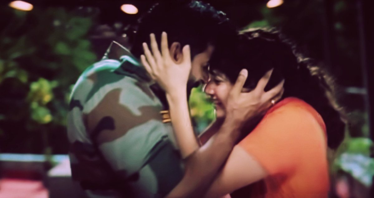 Till the moment I saw the on screen I didn't kn they'd carry this much, honestly I didn't even think abt it
But the way they carry chemistry even in the scenes they don't touch eachother 
Hit another string 
🫠🫠🫠🫠🫀 
How did they do this and how hard did it hit me 😭

#Amaran