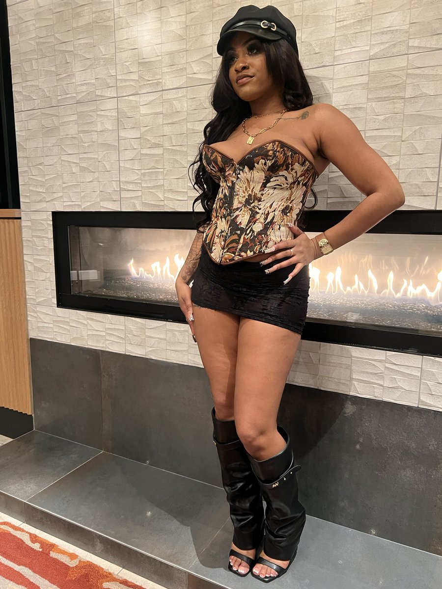D_Sammm's tweet photo. Soooo I turned 27 🤩🩷✨ https://t.co/FvQCryjYx3