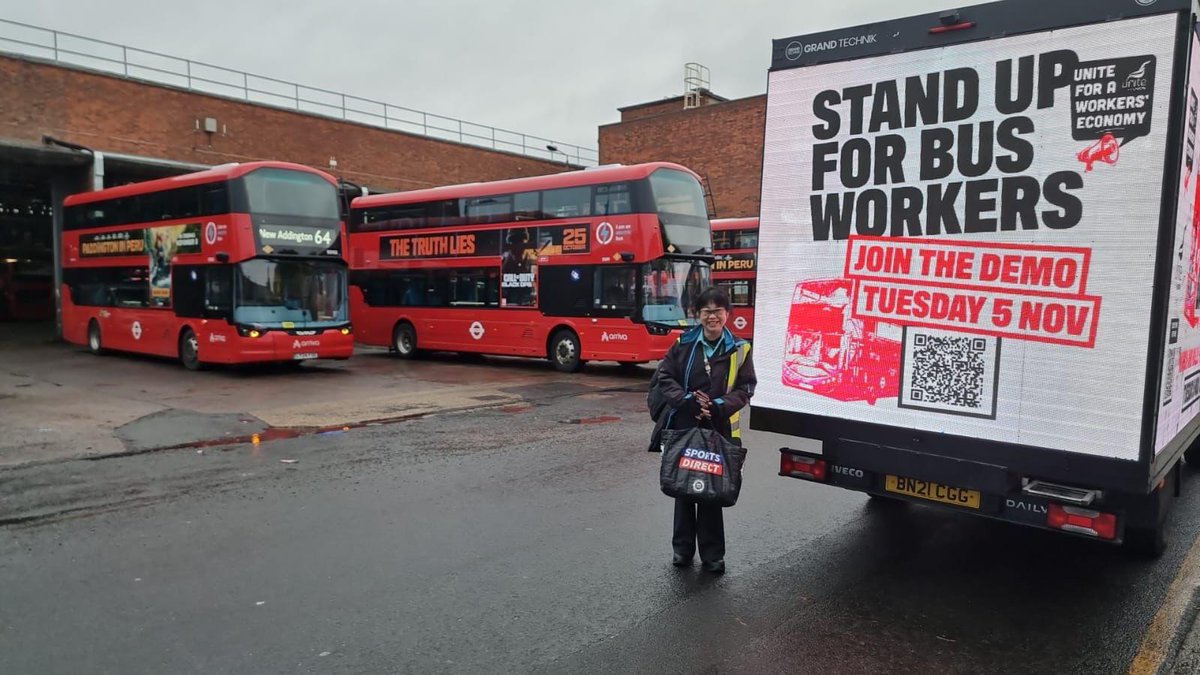 UniteEconomy's tweet image. 🚨 TODAY at 11.00 🚨

London bus drivers march on @TfL to demand safe and fair working conditions. 

Meet at Moreland Street EC1V 8BB

Organised by bus drivers, supported by @unitetheunion 

More info: unitetheunion.org/news-events/ev…
