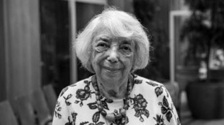 Peine01's tweet photo. Margot Friedländer, geb. als Margot Bendheim am 5. November 1921 in Berlin, ist eine der wenigen heute noch lebenden Überlebenden der Shoa. Bis heute warnt sie vor dem erneuten Erstarken des Nationalismus und tritt als Zeitzeugin auf.
Herzlichen Glückwunsch zum 103. Geburtstag https://t.co/uxhZgLbjmy