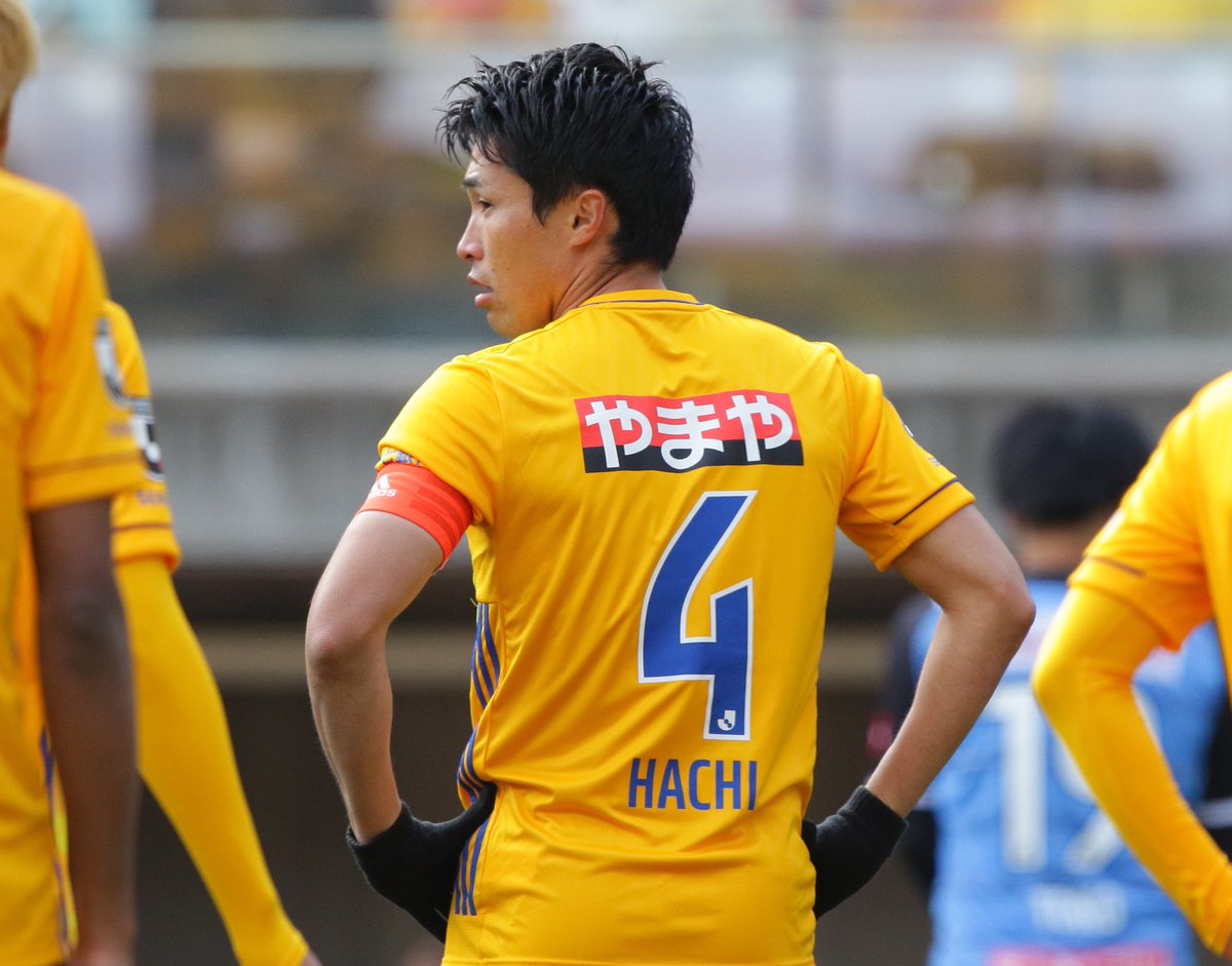 特別指定選手を経て、このクラブでプロデビューすると、在籍12年間で