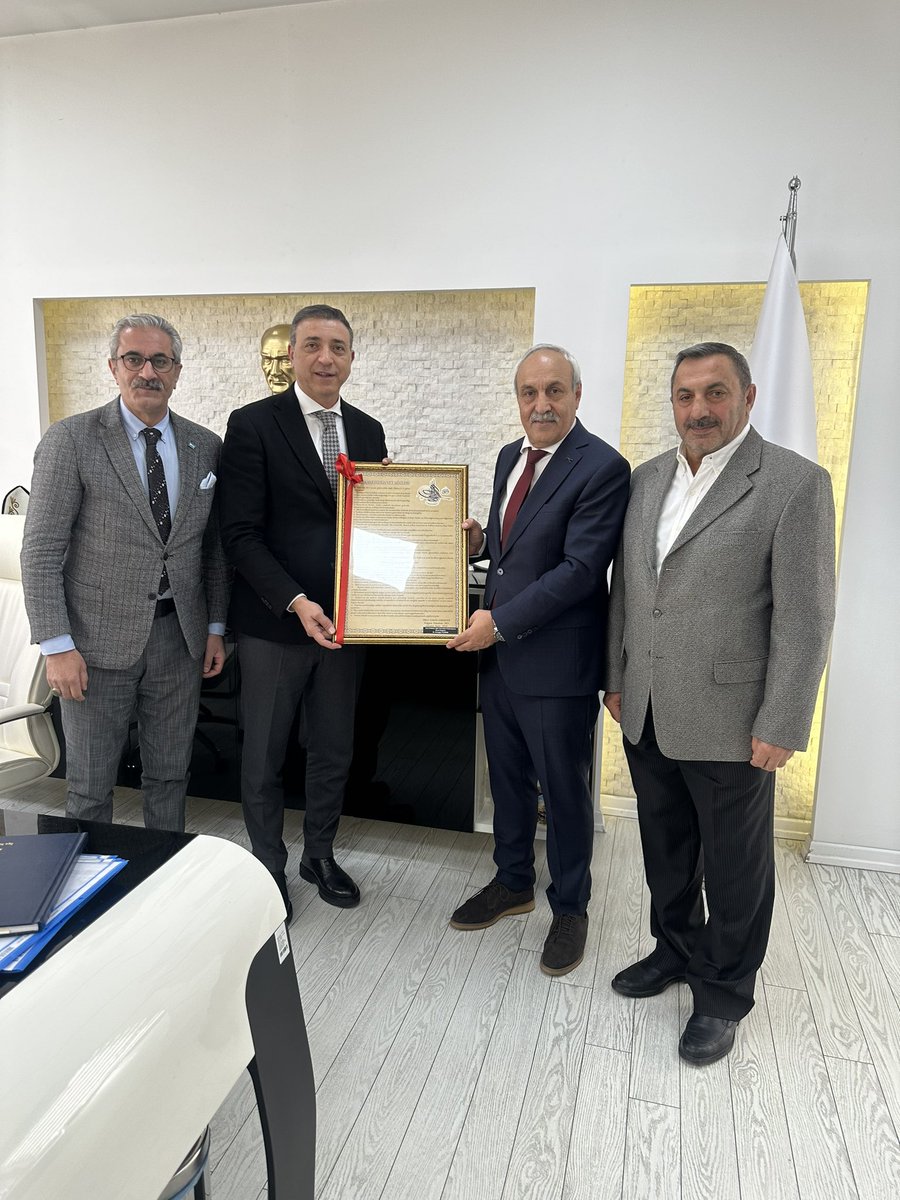 Keçiören Nüfus Müdürlüğü (@nufuskecioren) on Twitter photo Kars,Ardahan,Iğdır Dernekler Federasyonu Genel Başkanı Dr.Erdoğan Yıldırım ilçe nüfus müdürümüz Akın Gülen’e hayırlı olsun ziyaretinde bulundu.
<a href="/TCNufus/">Nüfus ve Vatandaşlık İşleri Genel Müdürlüğü</a>
<a href="/itasyapan/">İbrahim Taşyapan</a>
<a href="/edizsurucu/">Ediz Sürücü 🇹🇷🇹🇷🇹🇷</a>
<a href="/ankara_il/">Ankara İl Nüfus ve Vatandaşlık Müdürlüğü</a>
<a href="/MustafaGungorlu/">Mustafa GÜNGÖRLÜ</a>
<a href="/keciorenkymkm/">KEÇİÖREN KAYMAKAMLIĞI</a>
<a href="/gulen36/">Akın GÜLEN</a> Kars,Ardahan,Iğdır Dernekler Federasyonu Genel Başkanı Dr.Erdoğan Yıldırım ilçe nüfus müdürümüz Akın Gülen’e hayırlı olsun ziyaretinde bulundu.
<a href="/TCNufus/">Nüfus ve Vatandaşlık İşleri Genel Müdürlüğü</a>
<a href="/itasyapan/">İbrahim Taşyapan</a>
<a href="/edizsurucu/">Ediz Sürücü 🇹🇷🇹🇷🇹🇷</a>
<a href="/ankara_il/">Ankara İl Nüfus ve Vatandaşlık Müdürlüğü</a>
<a href="/MustafaGungorlu/">Mustafa GÜNGÖRLÜ</a>
<a href="/keciorenkymkm/">KEÇİÖREN KAYMAKAMLIĞI</a>
<a href="/gulen36/">Akın GÜLEN</a>