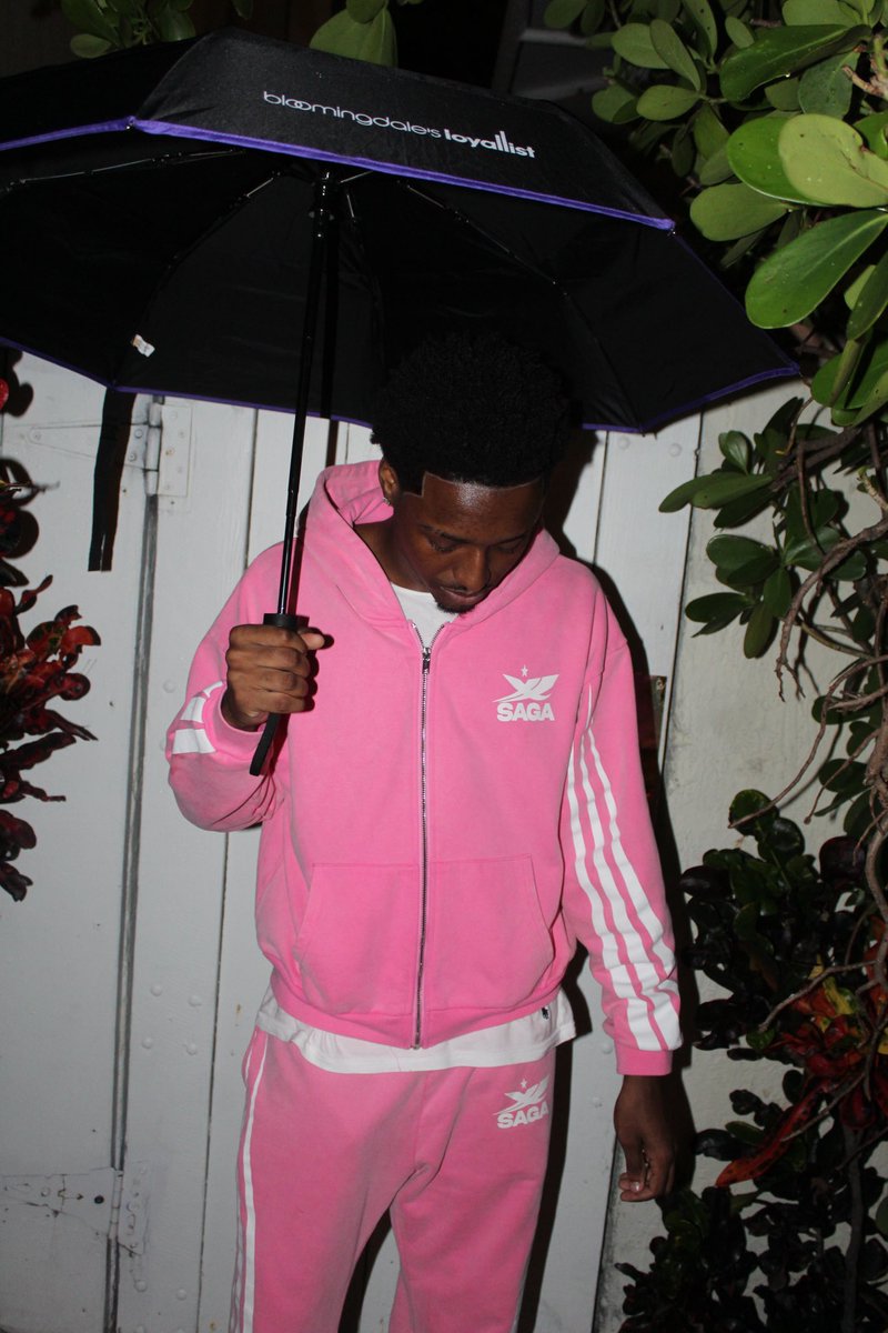 stackinfees's tweet photo. pink prolly my favorite color https://t.co/ufTCfgpCjS