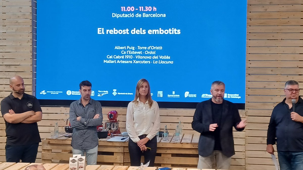 productesterra's tweet photo. 🍽️A més, a l'espai El Rebost de Catalunya, 26 productors de la Xarxa #ProductesTerra estan mostrant les seves innovacions i idees. 

🔗https://t.co/NFJmbAa9mN https://t.co/OZoKI2iwoh