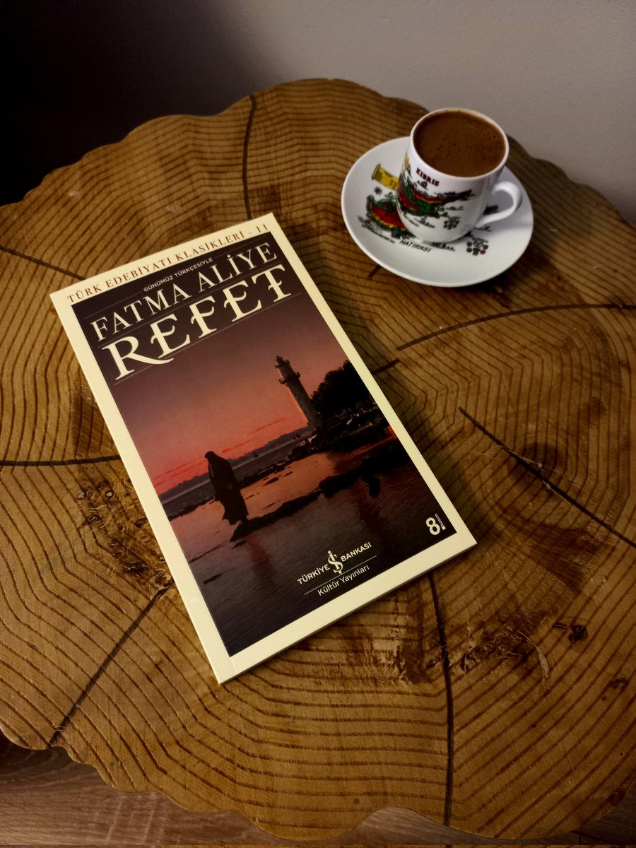 oblomovkadin's tweet photo. Günaydın 📚☕️🌿
Yeni serüvenim;
#FatmaAliye
#Refet
#Kasım2
#Öznurunkitaplığı
#Kitapseverlertakiplesiyor
#Salı
#Günaydın https://t.co/hBabviyDMJ
