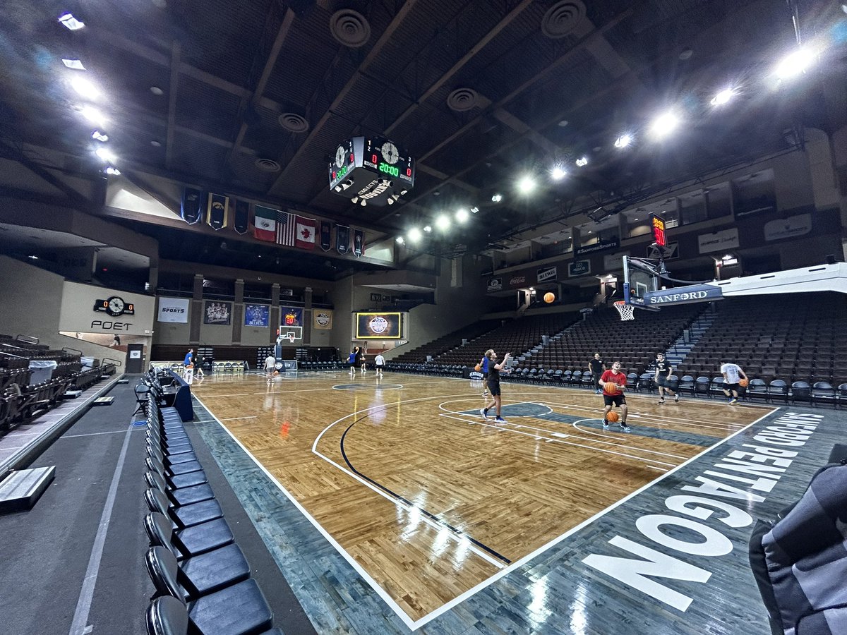 #7 Santa Clara Men's Basketball Managers (12-0) tweet media