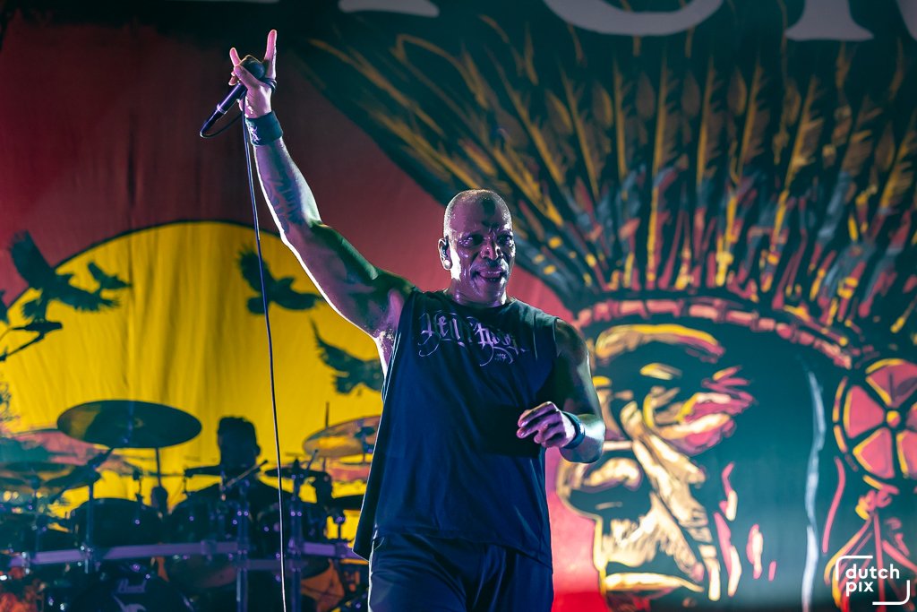 Zondag nam <a href="/sepulturacombr/">SEPULTURA</a> op grootse wijze afscheid van het Nederlandse publiek tijdens #Sepulfest in @Mainstage_NL, samen met <a href="/jinjerofficial/">JINJER</a>, <a href="/obituarytheband/">Obituary</a>, <a href="/Gatecreeper/">GATECREEPER</a>, <a href="/JesusPieceHC/">Jesus Piece</a>, <a href="/200StabWounds/">200 STAB WOUNDS</a> en <a href="/EnforcedRVA/">Enforced</a>.

nmth.nl/sepultura-neem…