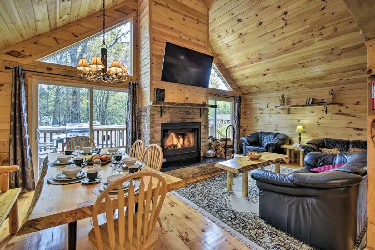 OldLogCabin_'s tweet photo. Create unforgettable memories at a family vacation cabin in Friendship! Book your getaway today. https://t.co/cGAVxxDnbu
#Friendship #VacationCabin #FamilyGetaway #VacationByOwners #NatureEscape https://t.co/FN2qgUWMAc