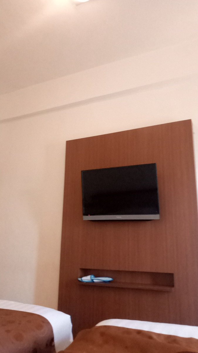 chhernhobyll's tweet image. can host 3s or more
t here #GayMalang