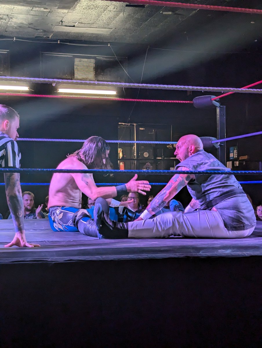 DammitVacantPod's tweet image. ⭕ New Pod ⭕

@opw_uk Panic Stations review

@RPDFighter continues to go down the rabbit hole after his unsanctioned match against Markus while @EthanAnnounces gets himself in a tough spot for the next show

We see the farewell of Reece &amp;amp; Rogan, old friends reunited &amp;amp; much more!
