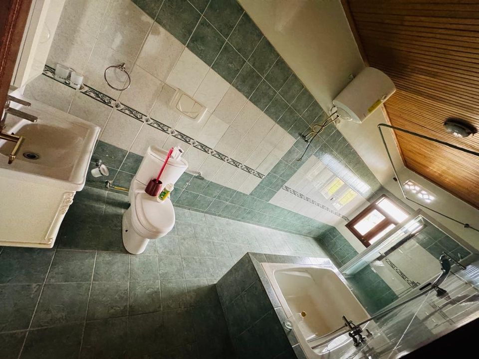 Kacyiru very nice house with swimming pool for rent in kigali rwanda
Has:
4 bedrooms
4 bathrooms
5 toilets
Sitting room
Dinning room
Boys quarter
Water tank
Swimming pool
Parking
Amazing view of Golf
Etc
Price: $2,000
Call/whatsapp 0788 350 060