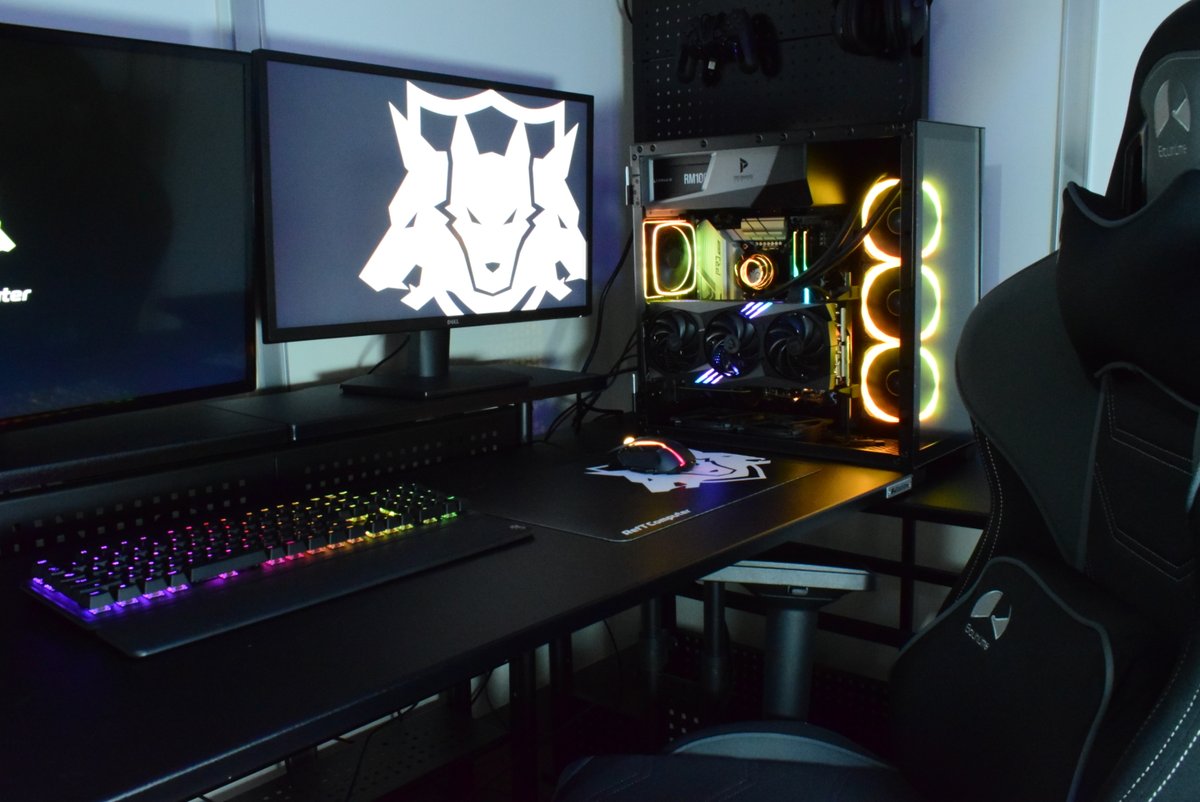 REFTCOMPUTER's tweet photo. 【特価PC販売開始】
以下２モデルの特価PCの販売を開始しました！

①エントリーモデル
・空冷
・B660
・Intel Core i5 14400F
・RTX3060
・DDR4 16GB

2台限定119,800円

②ハイエンドモデル
・360mm簡易水冷
・Z790WIFI
・Intel Core i9 13900KF
・RTX4080（ライザー仕様）
・DDR5 32GB

1台限定359,800円

▼販売ページ
https://t.co/laGeislIZV

是非ご検討ください😊
#ゲーミングPC