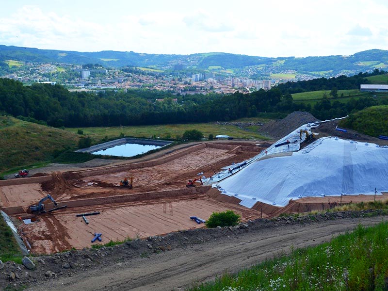 Geoconfluences's tweet photo. « Les décharges formelles et informelles en France, de la montagne de déchets à la colline végétalisée » par C. Dillenseger, H. Gaboriaud, M. Favreau et A. de Viry de @ENSdeLyon 
→ https://t.co/8B8UmyR0eX
🚮♻️Les #déchets, cette face cachée des #systèmesproductifs 🚛 https://t.co/vkYtG76vD6