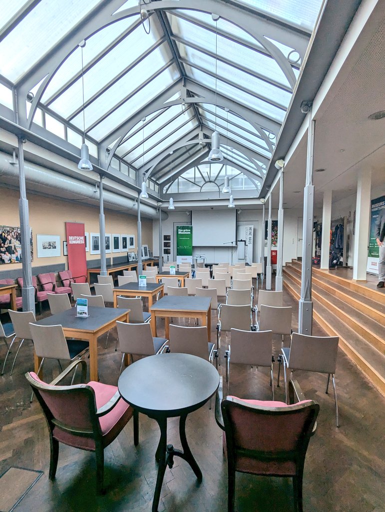 Die Ruhe vor dem Sturm...
Gleich geht's los! Der letzte Termin für #DasgrüneMuseum 2024 heute um #HeineHaus in Düsseldorf.

#museum #dgm #nachhaltigkeit #kulturerbe