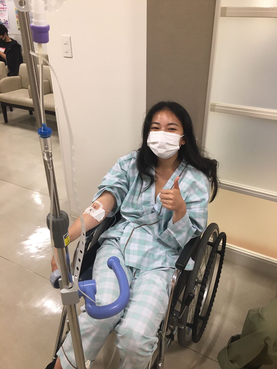 bin den tumor endlich los ✅

(bild noch aus japan)