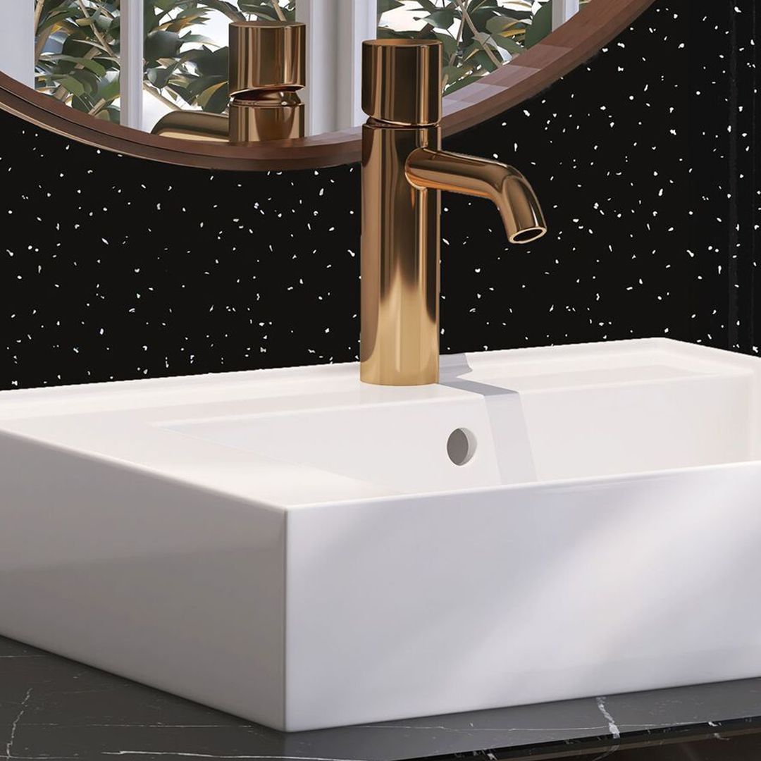 PPWGroup's tweet image. Quick fixes to houseproud.  After all it is sparkle season. 

Adding a wall panel, a new tap, and mirror will instantly transform the downstairs bathroom.  Turn drab into fab.  Taps and full ranges of bathroom suites can be found in the link in the bio

#wallpanels #diyproject