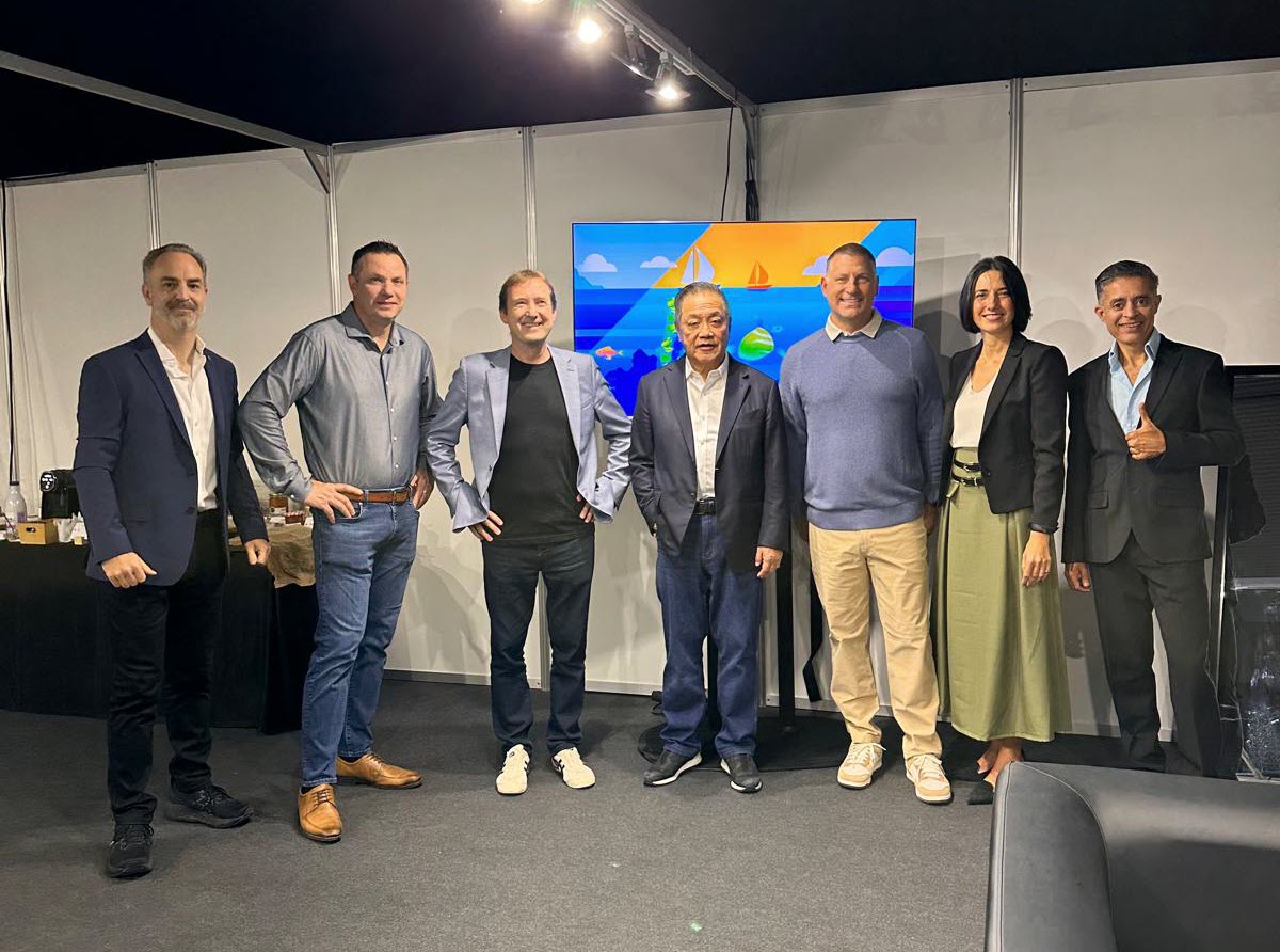 A look behind the scenes before kicking off the #VMwareExplore General Session in Barcelona!