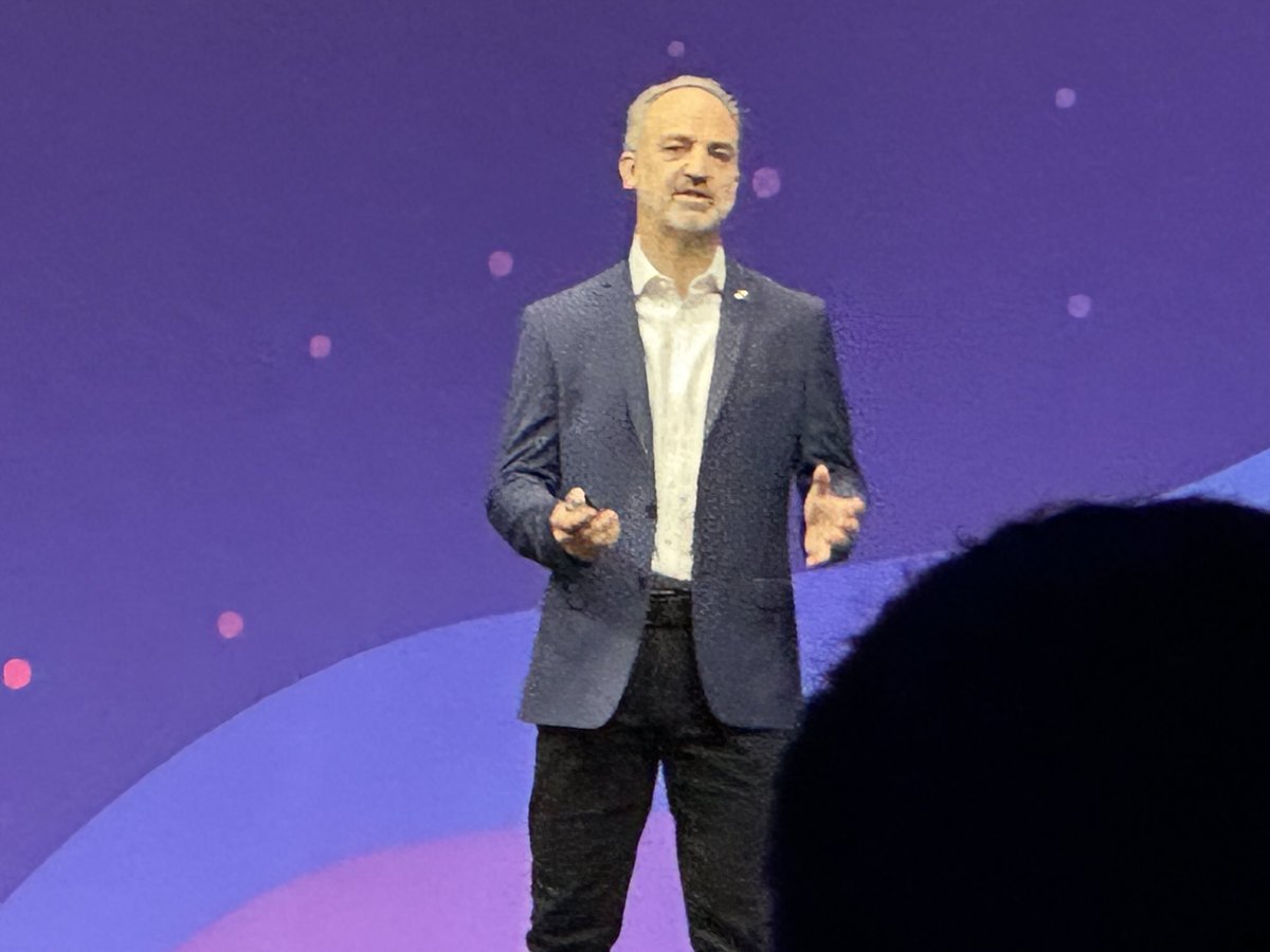 Our very own ⁦<a href="/JoeBaguley/">J8y</a>⁩ on stage first, opening the general session and setting the scene for what's to come. #VMwareExplore #VMware #vExpert