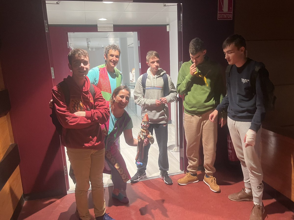 El aula TEA asiste al espectáculo #maricastaña de <a href="/titiriteros/">juan p</a>.de.binefar en el Auditorio <a href="/Cajaruralgr/">Caja Rural Granada</a> que ha tenido lugar dentro de los espectáculos de #cajaescena de <a href="/tifgranada/">TIF Granada</a> #tifgranada2024