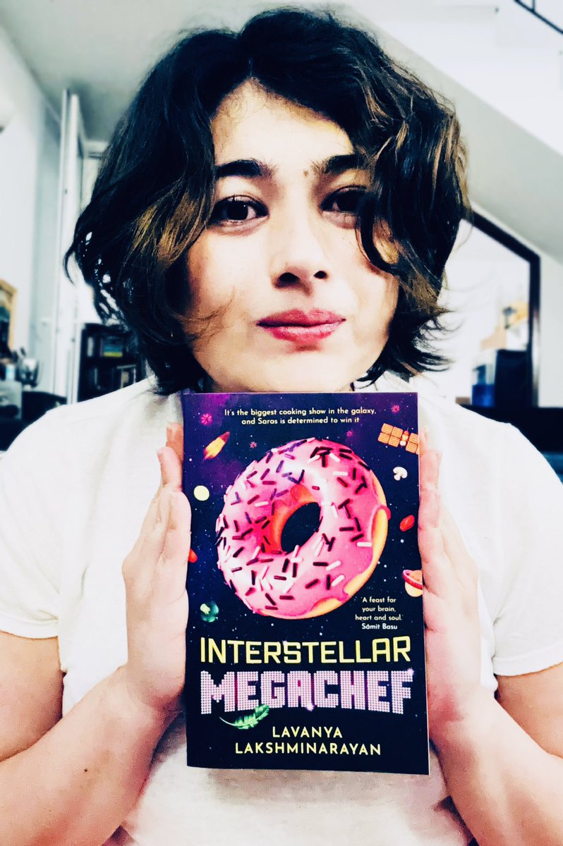 INTERSTELLAR MEGACHEF is out today in the US/North America + India/South Asia!

It’s the Great British Baking Show in space… and more! 🍩🚀

I’m super excited to be sharing this book with you, and delighted by the all love it’s already received.

A 🧵 with all my gratitude 💜