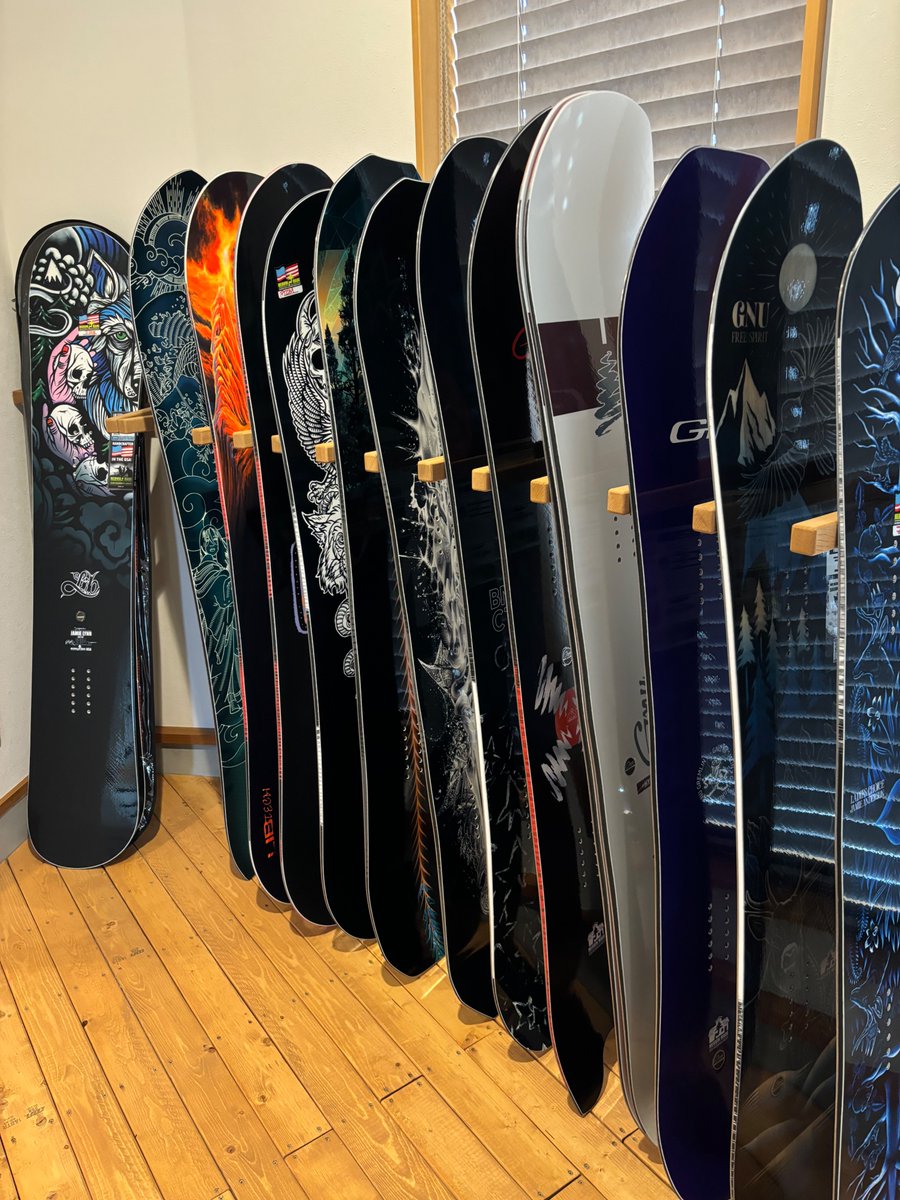2024warehouse's tweet image. Lib Tech &amp;amp; gnu 
freeride系メインの取り扱いです。

#libtechnologies
#gnu
#snowboard 
#snowboardshop
#スノーボードショップ
#オープン準備中
