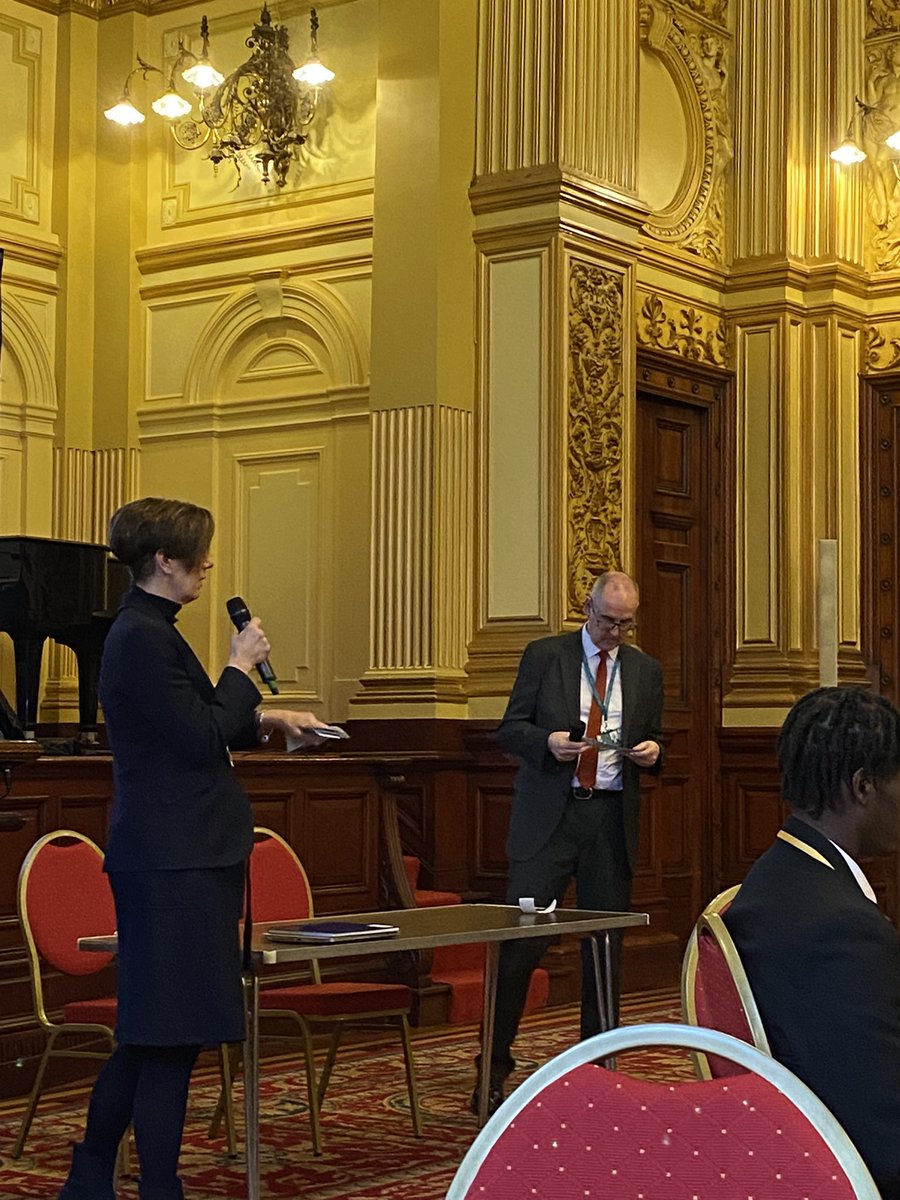 garycondie67's tweet photo. @OurVoiceGSF @EdISGlasgow Senior Phase Parliament Q and A with @Doug_GCC  and Susanne Millar @GlasgowCC @RichfordSarah @CDavren https://t.co/UchH0wxj0W