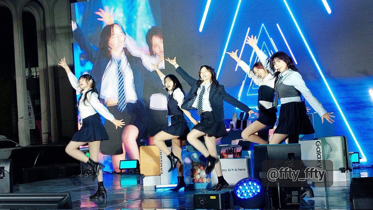 ffty_ffty's tweet photo. 20241105 ๊ณ ๋ ค๋
๋๋ฌด ํ๋ฅญํ ๋ฌด๋์์ด
๋ชจ๋ ๋๋ฌด๋ ๋น๋ฌ๊ณ ์๋ฆ๋ค์ ์ด
์ ๋ง ์ฌ๋ํด
๋๋ฌด ์๋์ค๋ฌ์
#FIFTYFIFTY #KPOP
#FIFTYFIFTY_LoveTune
#FIFTYFIFTY_SOS
#FIFTYFIFTY_GRAVITY
#FIFTYFIFTY_StarryNight
#Samsung #Korea_Univ https://t.co/WOKQQgQOHc