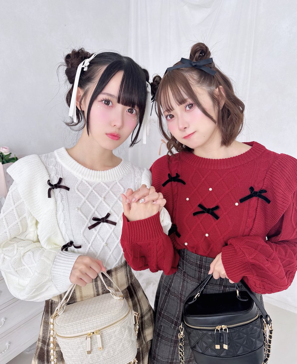 MomokoHashimoto's tweet photo. ♡おしらせ♡

なんと.ᐟ.ᐟ.ᐟ🥹
「apres jour」さん🫶🏻
7周年記念アイテムのモデルをももな🎀とももこ🍑が務めさせて頂きました〜😭💖

ほんとにほんとにうれしいお仕事だった ˶ˊᜊˋ˶

着用アイテムは11/14 20:00〜発売です🫶
おそろいしよ？🥺

apres jourさん公式Instagramもぜひチェックしてねえ👗♥⬇️
https://t.co/uMMjcpTQ3b

#アプレジュール さん🤍
#高嶺のなでしこ #たかねこ