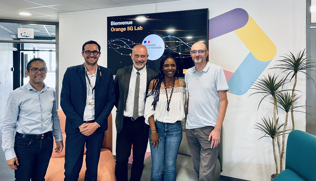 <a href="/AcLaReunion/">Académie de La Réunion</a> <a href="/OrangeReunion/">Orange Réunion</a> Visite du « Orange 5G Lab » dans le cadre de ce nouveau partenariat pour ouvrir les perspectives possibles au service des élèves réunionnais. #numérique pédagogique #innovation pédagogique <a href="/dmichel974/">MICHEL David</a> <a href="/ChPiombo/">Christophe Piombo</a> <a href="/AcLaReunion/">Académie de La Réunion</a> <a href="/OrangeReunion/">Orange Réunion</a> <a href="/DraneLaReunion/">DRANE académie de La Réunion</a>