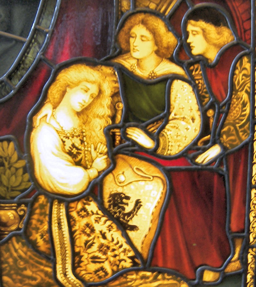 #Museum30✨ 

This stained glass fire screen captures a scene from Tennyson's "Idylls of the King".👑 

Here, Fair Elaine holds Launcelot's shield and speaks to her brothers.🛡️ When lit from behind, the #Glow is gentle and comforting.🔥

🔨🧩William George Ostrehan (1868-1903).