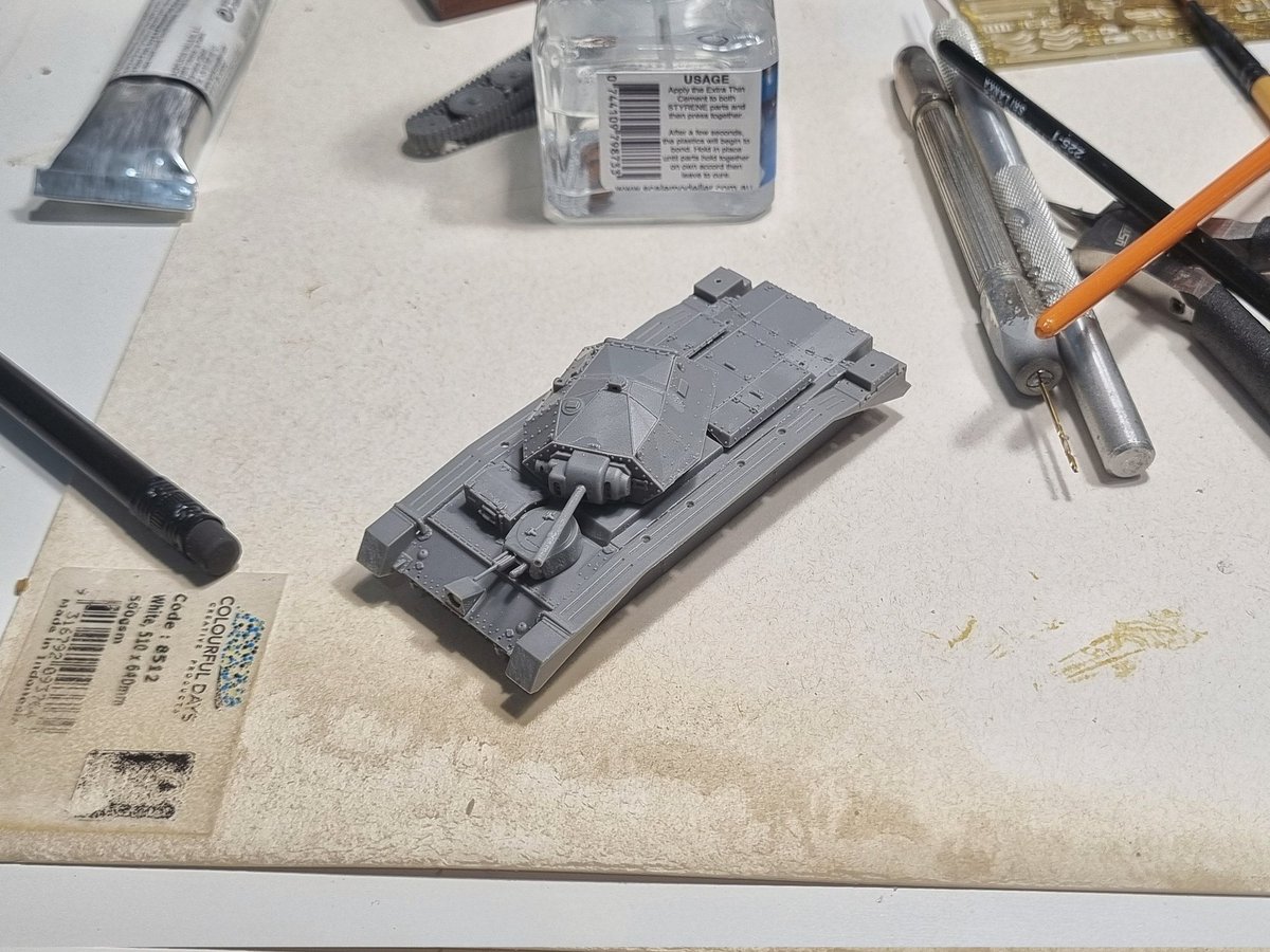 AirPowerHistory's tweet photo. Tonight, the fenders went on to the main hull of the IBG Crusader. #scalemodelling #scalemodel #AFV #WW2 #braillescale https://t.co/G3vKzPT26p