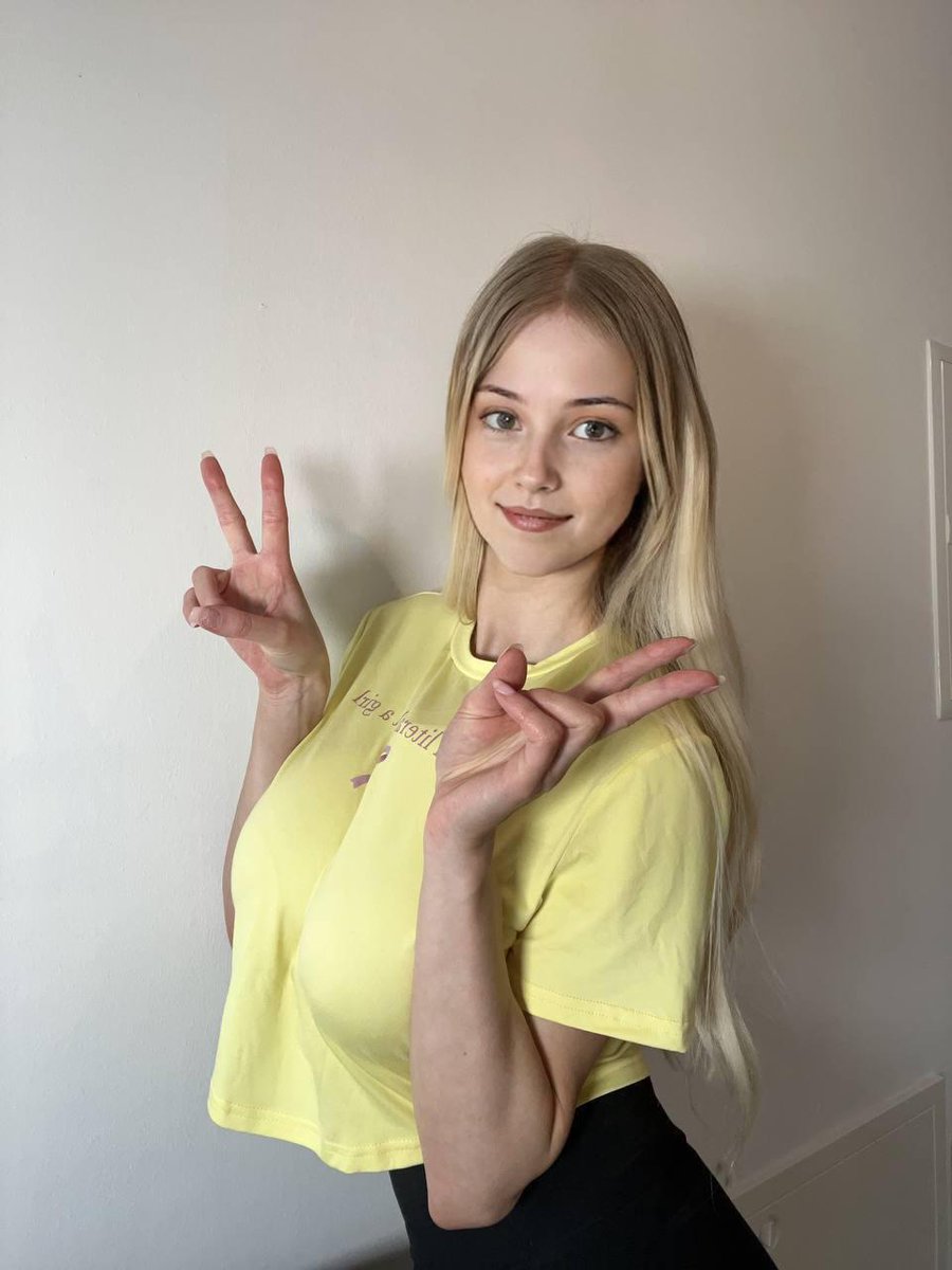 Lily Brown♡ Post by Just Lily Brown on X: Hi Hi ✌
