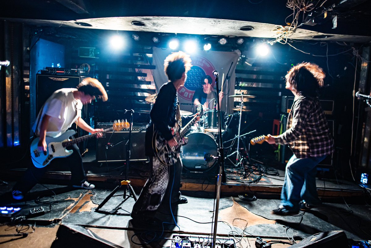 Junkhead_band's tweet photo. 2024.10.29 at 栄Party'z

「ノクターナルファンタジア」

-setlist-
1.白夜
2.水槽の中から
3.ハイライト
4.Void Out
5.或いは夏
6.脳霧
7.星雲を見渡して

ありがとうございました！！

photo by あらちゃん

#インディーズバンド #バンド #名古屋 https://t.co/WVkNXB5e5t