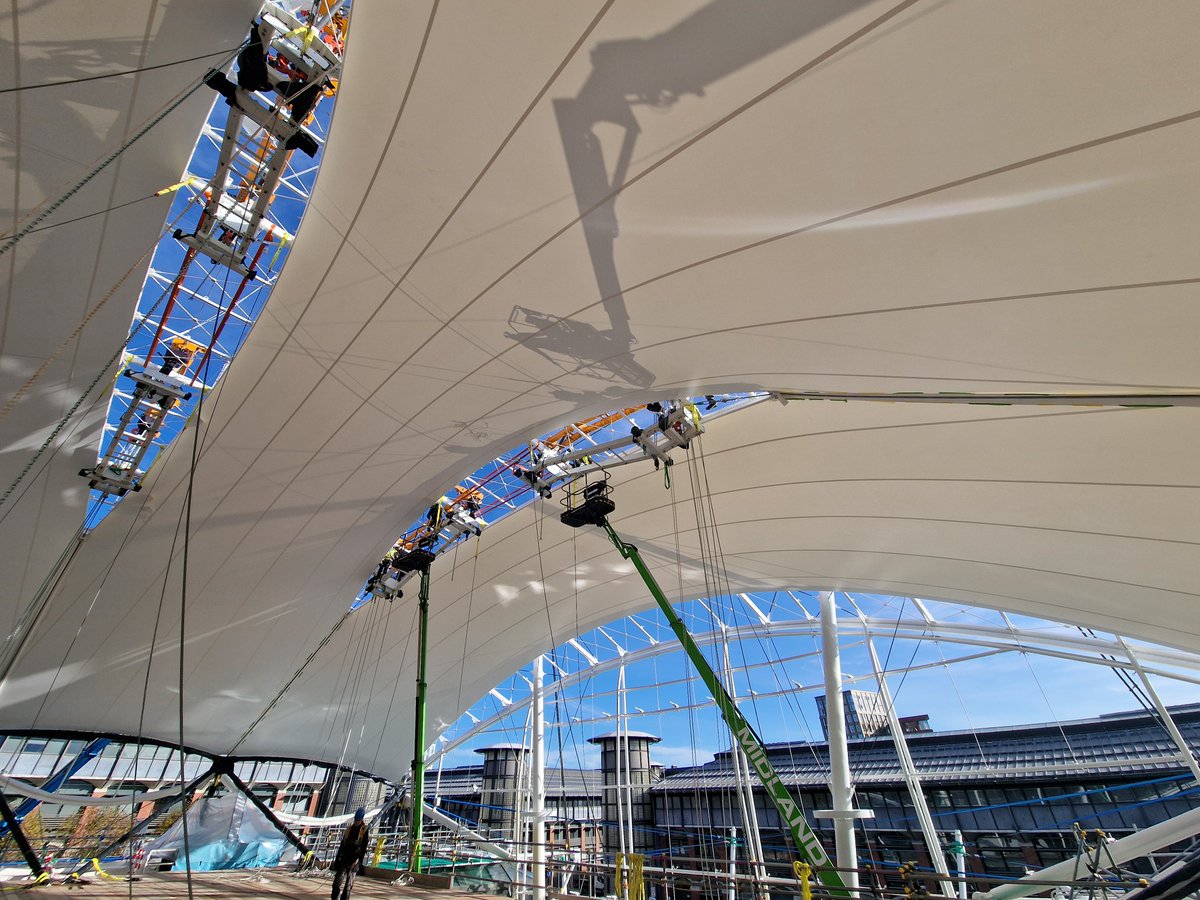 TensysDesign's tweet image. After months of meticulous planning and hard work, @TensysDesign are pleased to announce the successful replacement, installation and pre-tensioning of the new fabric roof over the ‘Central Building’ @UniofNottingham&apos;s Castle Meadow Campus. #EngineeringExcellence