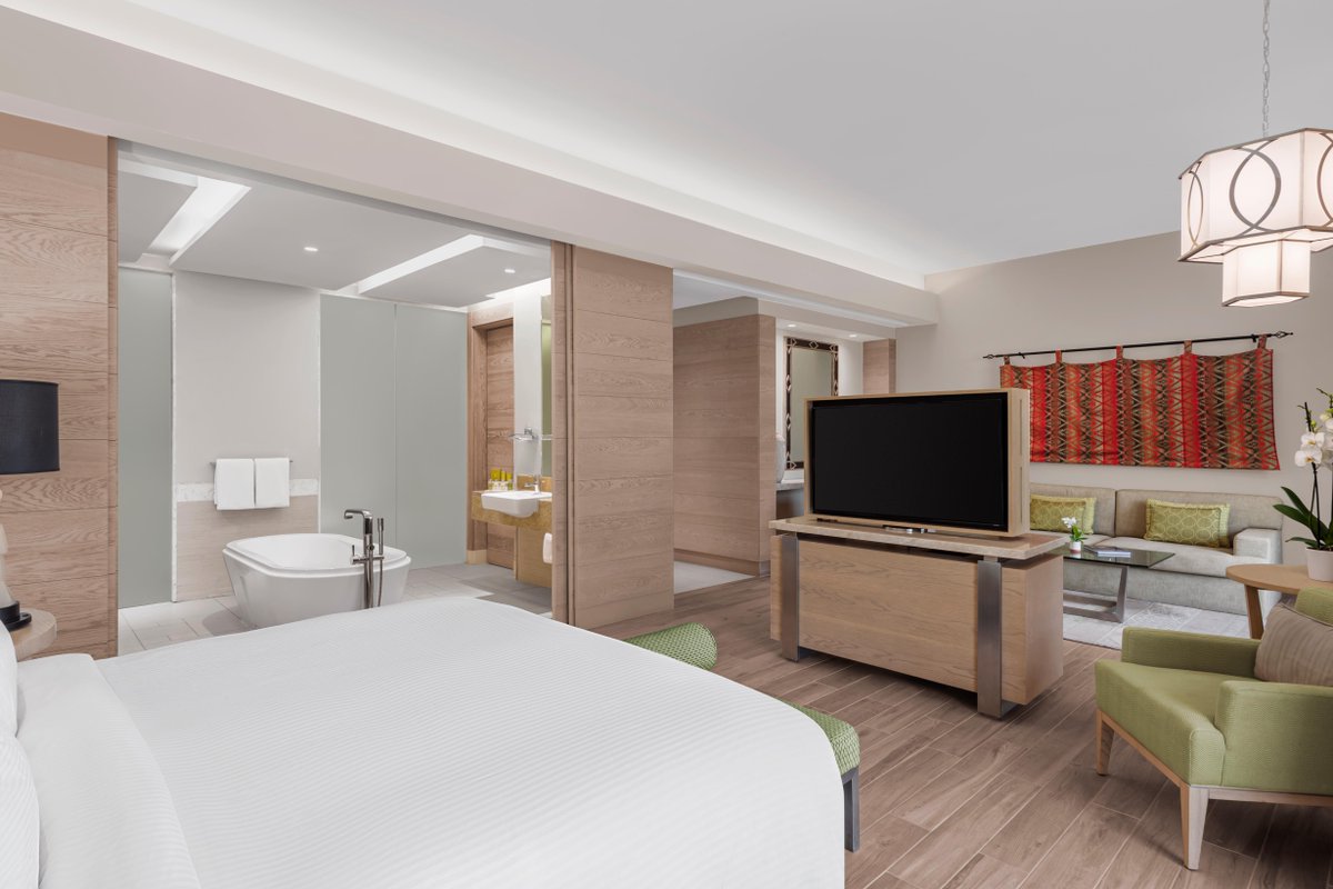 Embrace the warmth of winter in our Junior Suites 🌊❄️ 
Cozy up with stunning views, serene spaces, and the perfect setting to unwind and recharge.
☎️ 053493000
📩 Ammds_res@Hilton.com
.
.
#HiltonDeadSea #HiltonHotels #DeadSea #Weekend #MidWeek #Retreat #FallVibes #HeatedPool