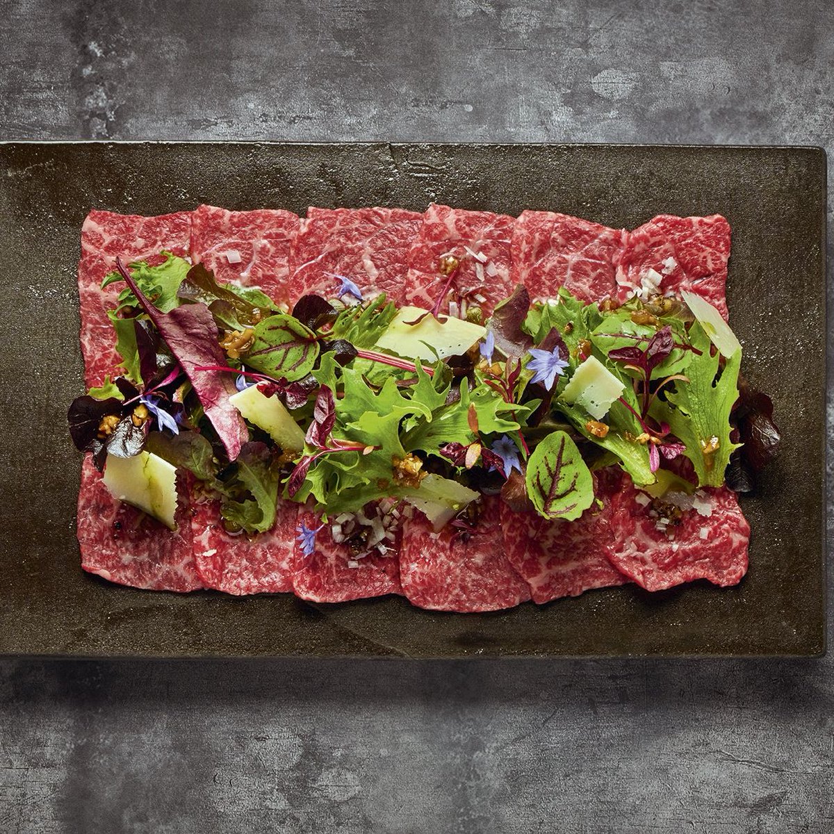 FoodandTravelHQ's tweet image. Soho's Kanpai Classic focuses on yakiniku, where they bring a portable charcoal cooker to your table.

Find restaurant openings to check out this month in the current Christmas issue of Food and Travel magazine.

🖊️ @alexmeadeditor

#foodandtravel #kanpai #tabletalk