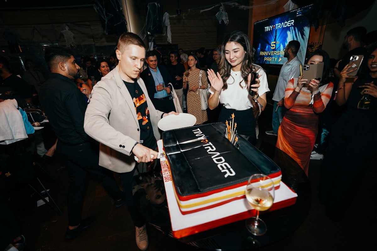 🎉 We celebrated our 5th Anniversary in Burj Khalifa 🎊 

#Anniversary #BurjKhalifa #Binance #BinanceBlockchainWeek