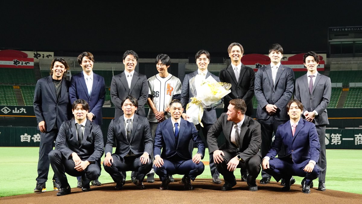 takafullc2's tweet photo. #和田毅 投手の引退会見が終わりました。

22年間の現役生活

本当にお疲れ様でした！

#sbhawks #鷹フル https://t.co/fpT7vshw94