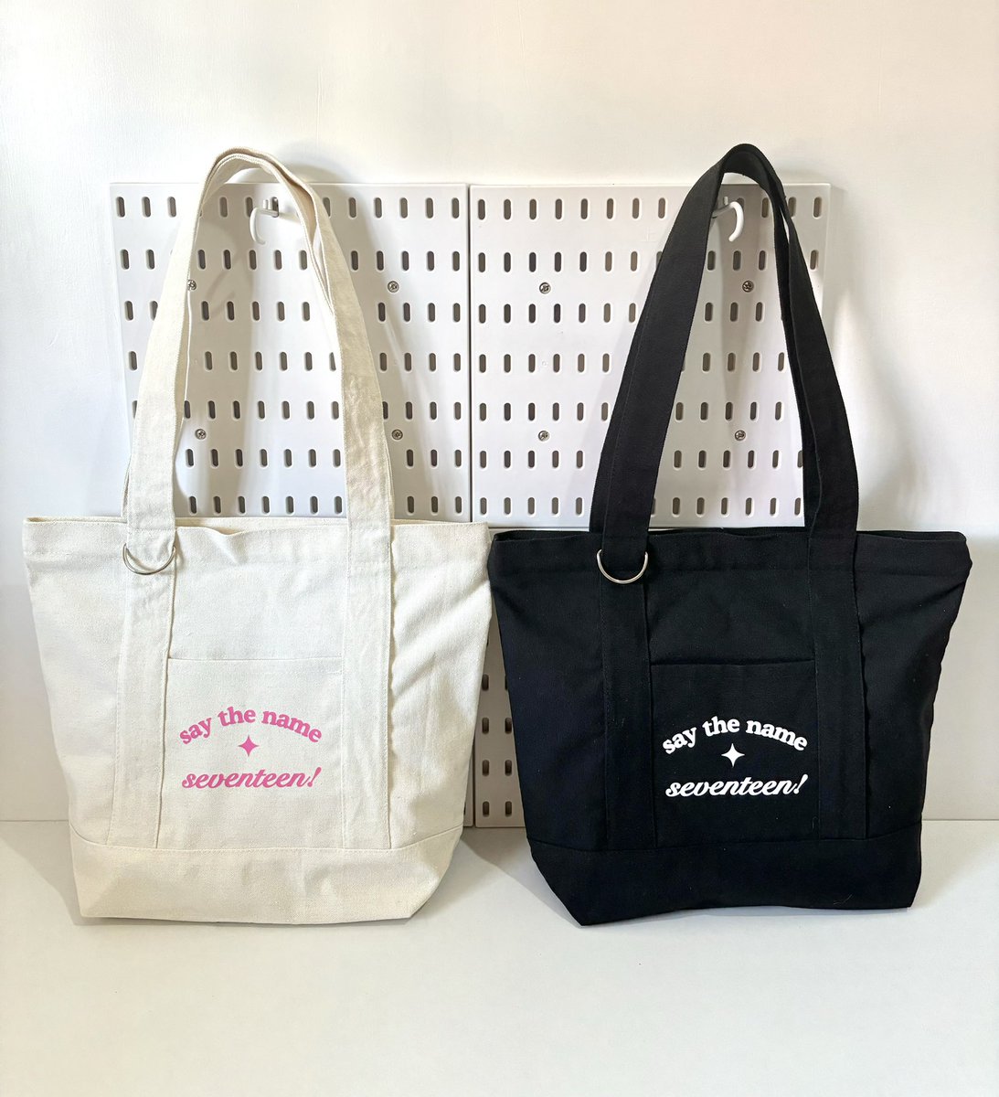 cosmic_clubph's tweet photo. ✿ SAY THE NAME TOTE PH GIVEAWAY ✿ 

♡ 1 winner of your chosen color
♡ one entry per account only ‼️

retweet &amp; reply with your fave svt song + #2024MAMAVOTE  #seventeen https://t.co/kw22EqfKr9
