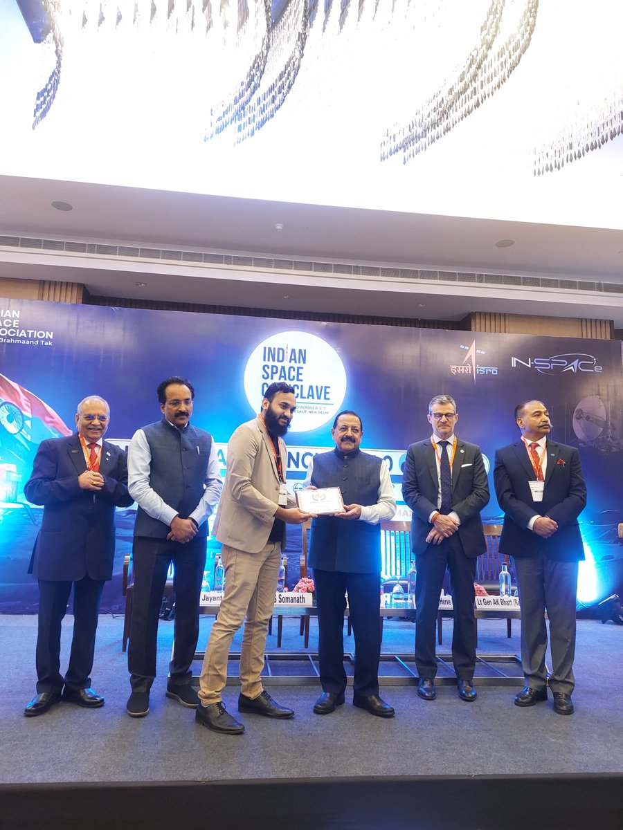 ISpA_India's tweet image. THE INDIAN SPACE CONCLAVE 2024. #ISC24    
space industry awards.  congratulations on receiving the awards.
@Digantarahq #digantara