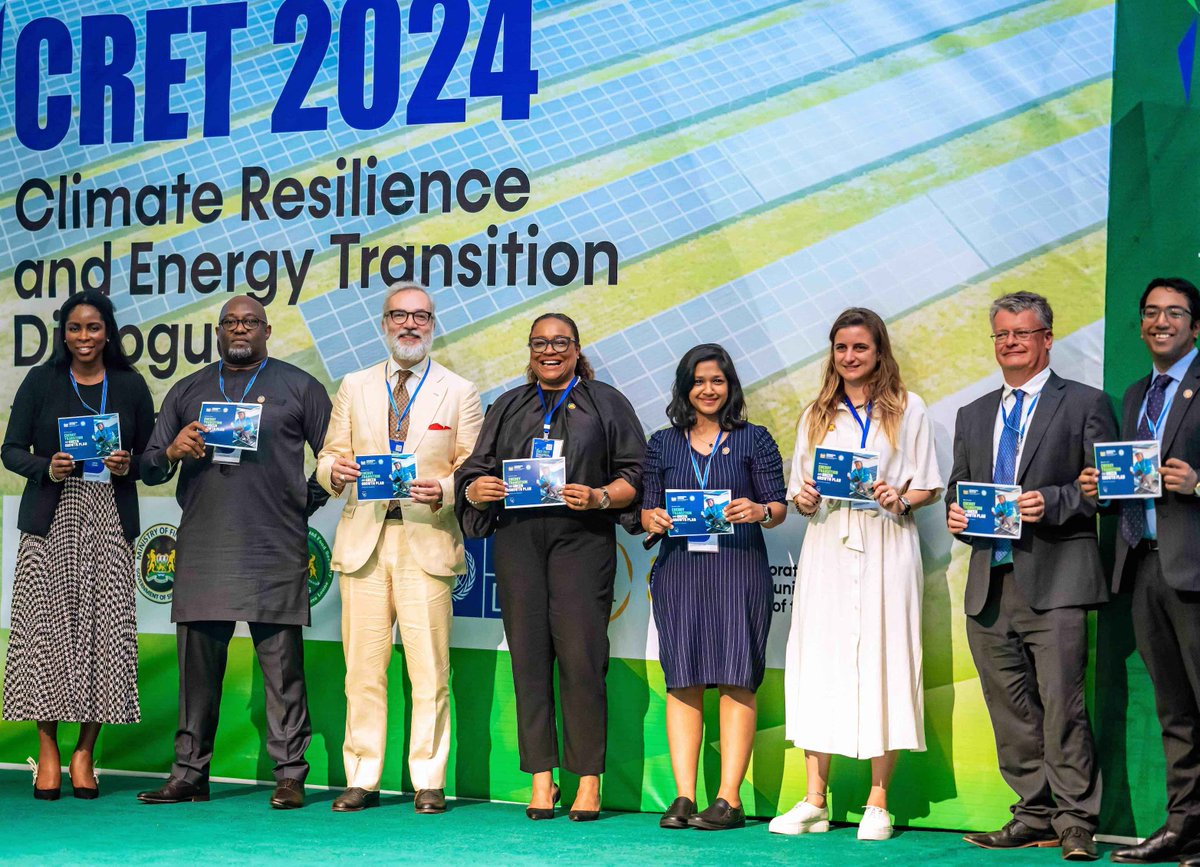 👏🏽 My congratulations go to <a href="/PresidentBio/">Barram</a> and all the people of #SierraLeone🇸🇱 for the successful launch of the country’s new Energy Transition &amp; Green Growth Plan! 

The plan marks a significant stride in achieving universal #energyaccess &amp; economic development in Sierra Leone.