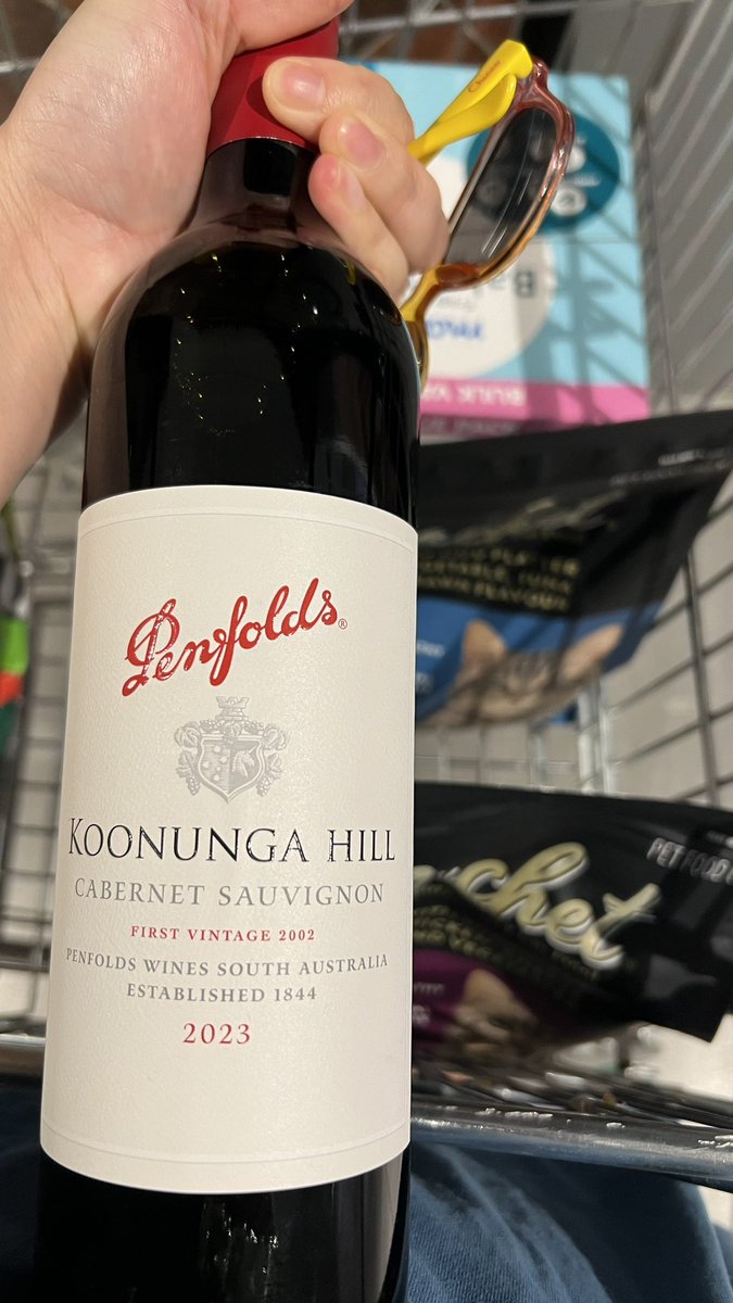 NTPA62's tweet photo. For tonight also

MILE TRANSCENDS WITH PENFOLDS

#MilexPenfolds
@milephakphum https://t.co/n3Q7KqkQvs