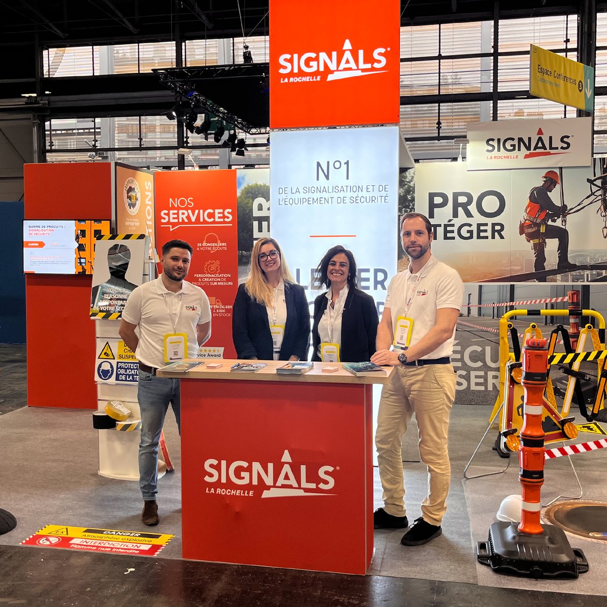 SignalsBrady's tweet photo. 🚨 @expoprotection | C'est le jour J !🚨 Venez rencontrer Nathalie, Sophie, Jonathan et Olivier sur notre stand U012  :🕝Du 5 au 7 novembre 2024📍 Paris - Porte de Versailles 👉Obtenez votre badge gratuitement ici : https://t.co/KlP7POuLz4 #expoprotection #SignalsLaRochelle https://t.co/ssDi43gmuN