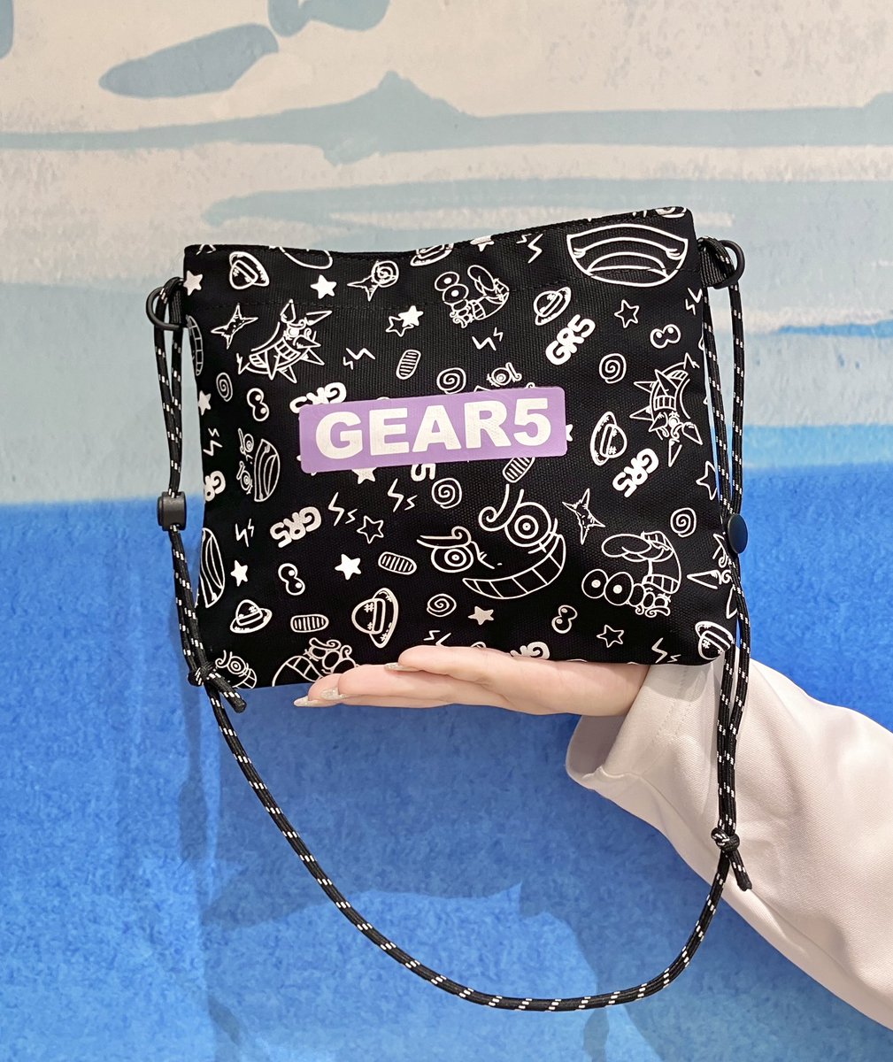 ONE PIECE - ONE PIECE麦わらストア限定 刺繍サコッシュ ゾロ ONE PIECE 麦わらストアオンライン｜ワンピース公式グッズ通販サイト