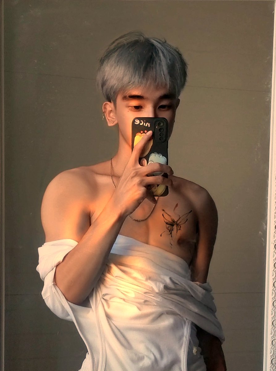 小皇好困 (@xlinzi03) on Twitter photo 