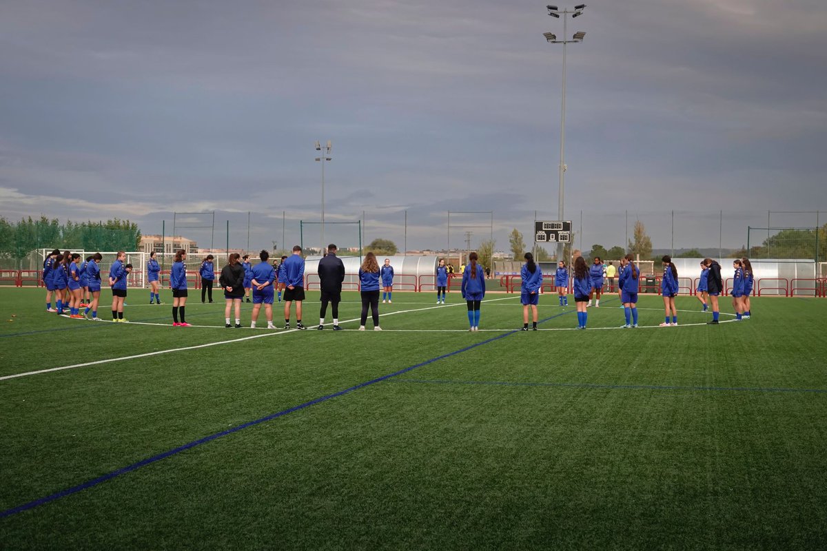 Hay que mirar al futuro. No queda otra.

El equipo descansa hoy por segundo día consecutivo. En el horizonte, el derbi.

El resto de equipos de la #cosecha recordaron ayer a nuestro #EternoCapitán antes de sus entrenamientos.

#15AñosContigo