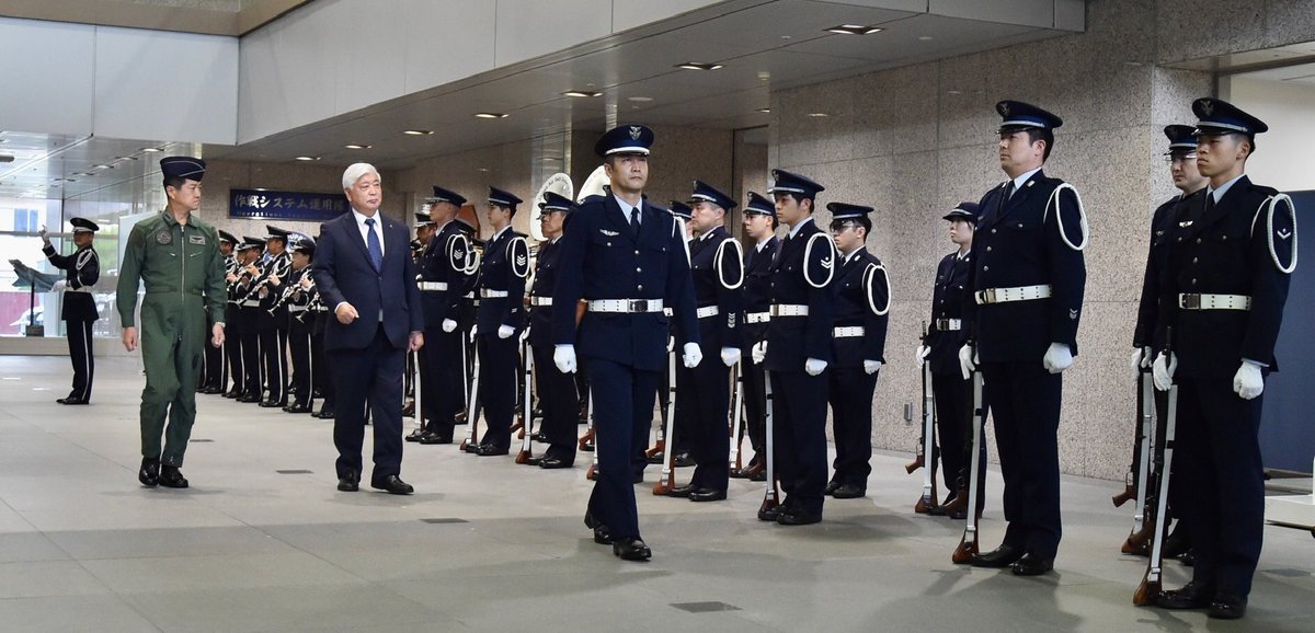 11月1日、中谷防衛大臣は、就任後初めて、航空自衛隊横田基地を視察